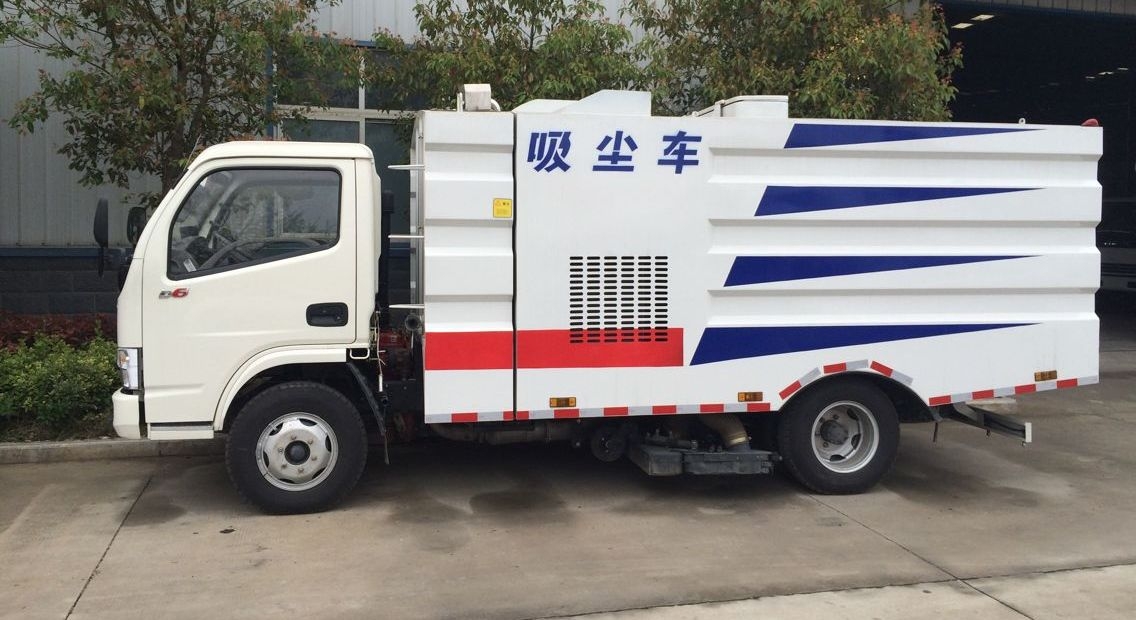 五十鈴純吸式掃路車